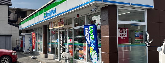 FamilyMart is one of Lugares favoritos de ばぁのすけ39号.
