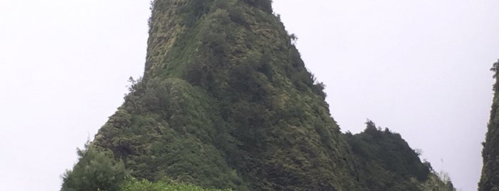 Iao Needle is one of Maui places.