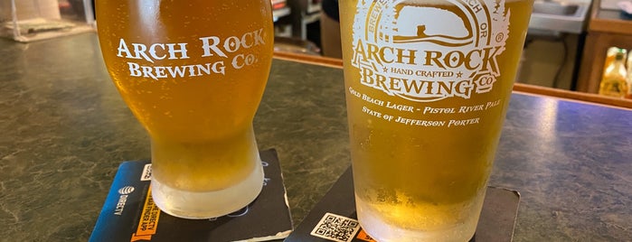 Arch Rock Brewing Co. is one of Lugares favoritos de Stacy.