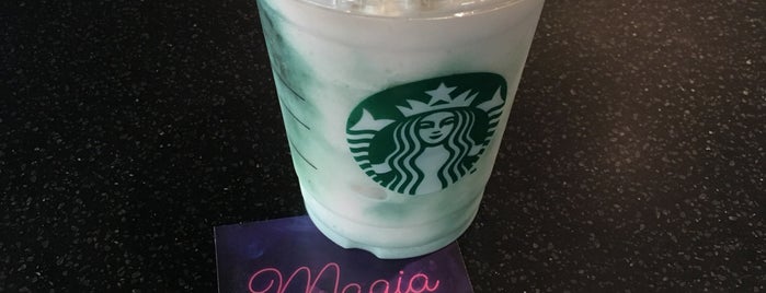 Starbucks is one of Orte, die Elena gefallen.