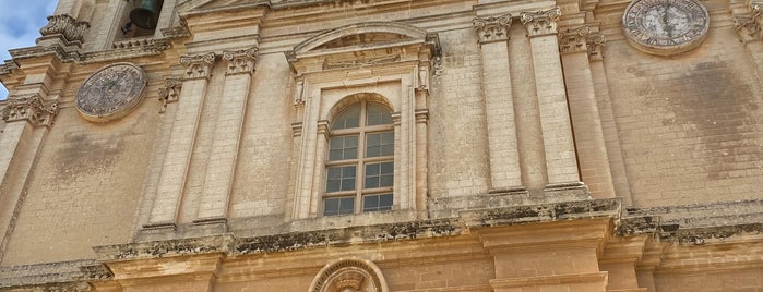 St. Paul's Cathedral is one of Posti che sono piaciuti a Şeyma.