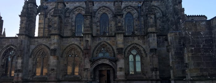 Rosslyn Chapel is one of Lieux qui ont plu à Silvia.