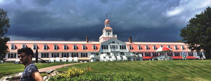 Hotel Tadoussac is one of Silvia 님이 좋아한 장소.