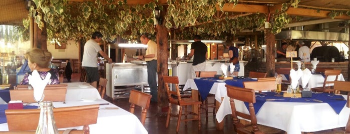 Entre Parras Restaurant is one of Para comer.