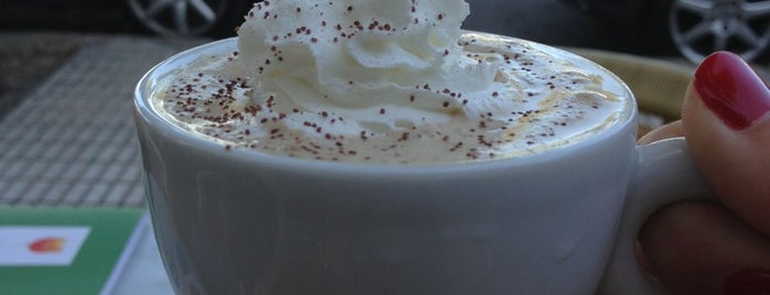 Cappuccino Palmanova is one of Locais curtidos por Phat.