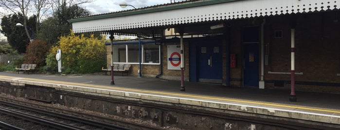 Pinner London Underground Station is one of Stations - LUL used.