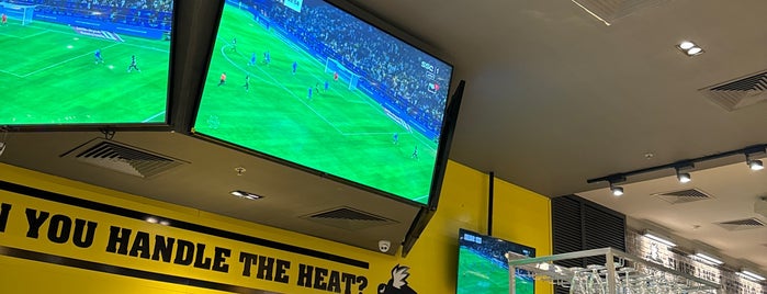 Buffalo Wild Wings is one of عشاء.