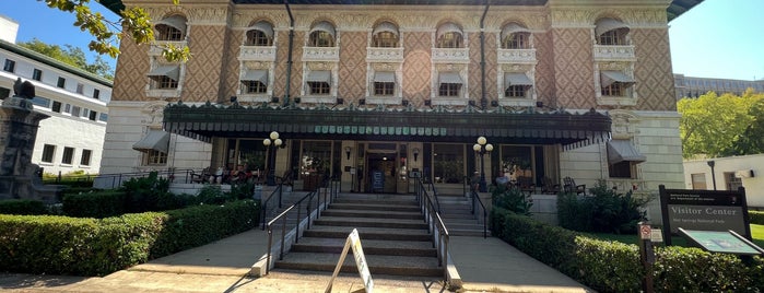 Fordyce Bath House is one of Larisa'nın Beğendiği Mekanlar.