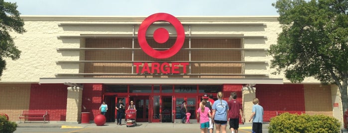 Target is one of สถานที่ที่ Colin ถูกใจ.