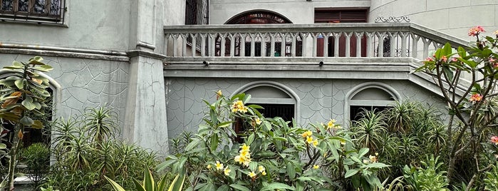 Jardines Museo El Castillo is one of MEDELLIN.