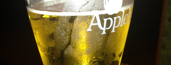 Applebee's Grill + Bar is one of Orte, die Timothy gefallen.