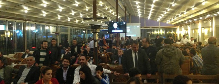 Beylerbeyi Cafe is one of Taner'in Beğendiği Mekanlar.