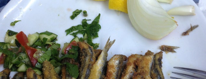 Eminönü Balıkçısı is one of Sıra dışı yeme içme mekânları.