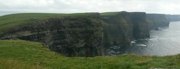 Falésias de Moher is one of Honeymoon.