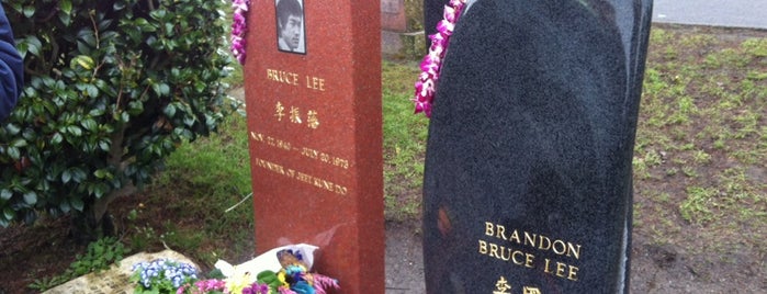 Bruce Lee's Grave is one of Seattle.