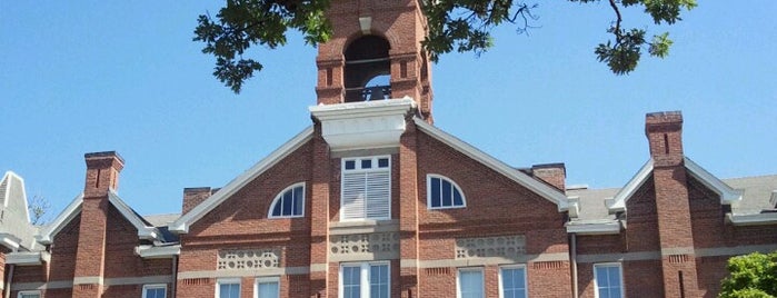 Drake University is one of Meredith'in Beğendiği Mekanlar.