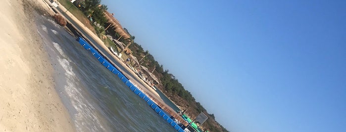 Murat Reis Beach Club is one of Tulin 님이 좋아한 장소.