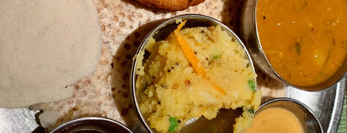 Pongal Kosher South Indian Vegetarian Restaurant is one of สถานที่ที่บันทึกไว้ของ Lizzie.