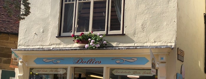 Dollies Sweet Shop is one of Favorite Food.