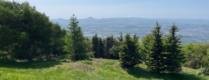 Komáří hůrka is one of Top picks for Scenic Lookouts.