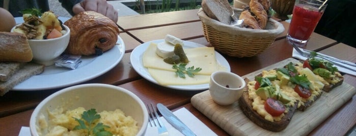 Le Pain Quotidien is one of Wallyさんのお気に入りスポット.