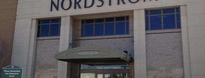 Nordstrom is one of Alejandro'nun Beğendiği Mekanlar.