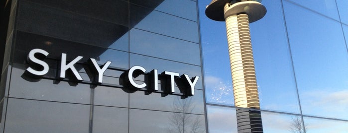 SkyCity is one of Lieux qui ont plu à scorn.