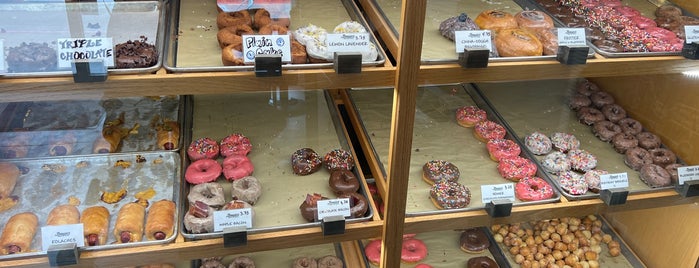 Bougie's Donuts & Coffee is one of Austin Bucketlist.