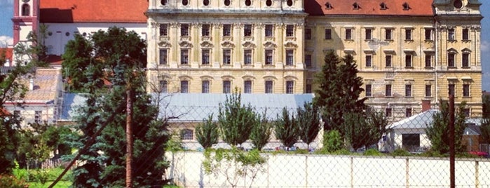 Loucký klášter is one of Tempat yang Disukai Lost.