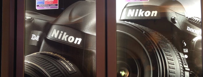 Nikon Pusat Informasi & Servis is one of Shop.