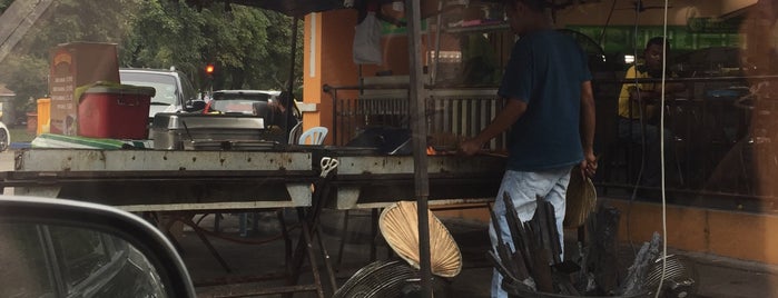 Satay CarJunk is one of FoodVel Puchong’s Food Spots.