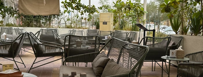 Black Sky Lounge is one of شيشه في الرياص.
