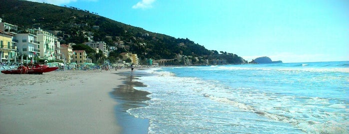 Spiaggia di Alassio is one of Posti che sono piaciuti a Tony.
