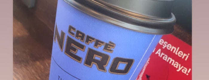 Caffè Nero is one of สถานที่ที่ Eda ถูกใจ.