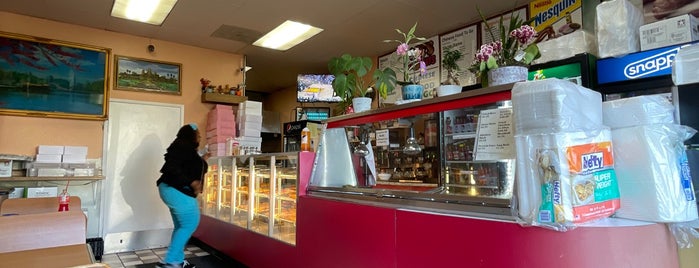 Lee's Donuts is one of Food, Fun & Wellbeing - Adobe Emeryville.