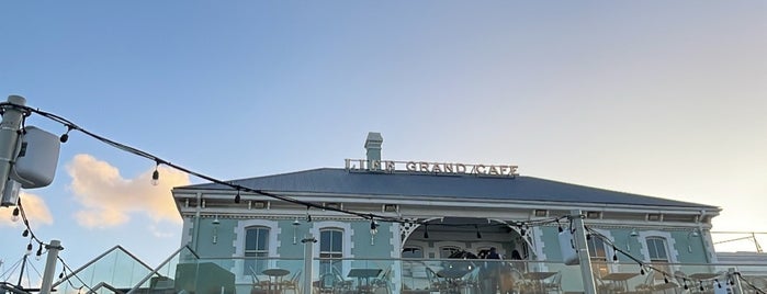 Life Grand Café is one of Els'in Beğendiği Mekanlar.