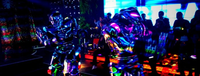 Robot Restaurant is one of 絶対行ったる！東京.