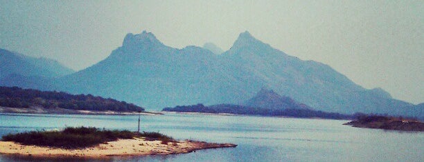 Malampuzha Dam and Garden is one of Orte, die Maria gefallen.