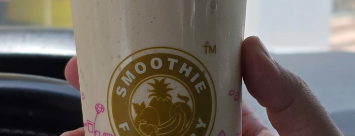 Smoothie Factory is one of الخبر.