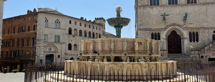 Fontana Maggiore is one of Lieux qui ont plu à Gianluigi.
