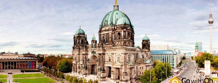 Catedral de Berlim is one of Berlin.