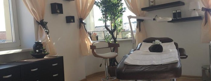 Ma-Beauty salon is one of Tempat yang Disukai Ozlem.