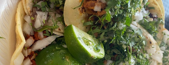 Tacos la Banqueta is one of Dallas.