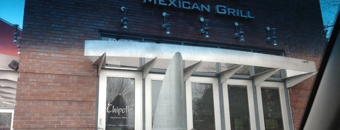 Chipotle Mexican Grill is one of Phil 님이 좋아한 장소.
