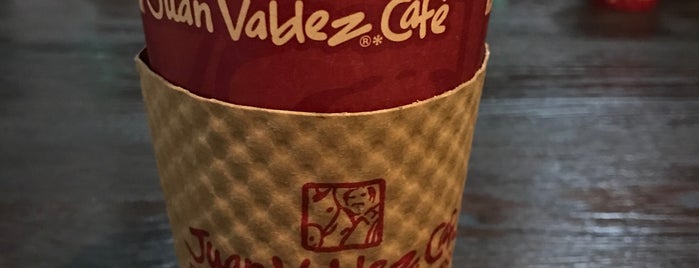 Juan Valdez Café is one of Locais curtidos por JOSE.