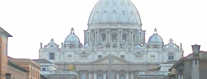 Aziz Petrus Bazilikası is one of Roma.