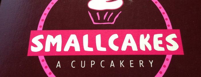 Smallcakes Cupcakery is one of สถานที่ที่ Macy ถูกใจ.