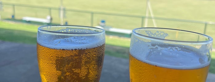 Clovelly Bowling Club is one of By The Water.