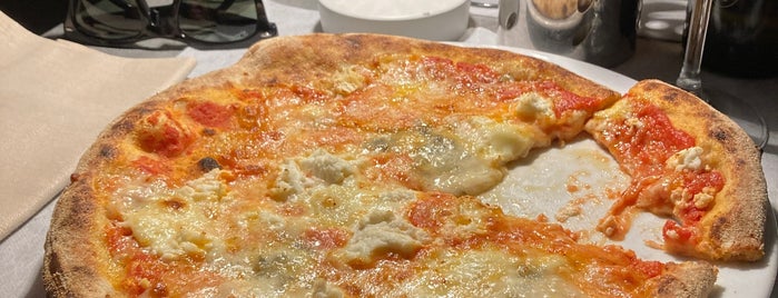 Corte Farina is one of *** Verona Loves Pizza :-).