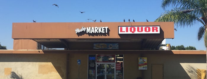 Rocky Market Liquor is one of E : понравившиеся места.